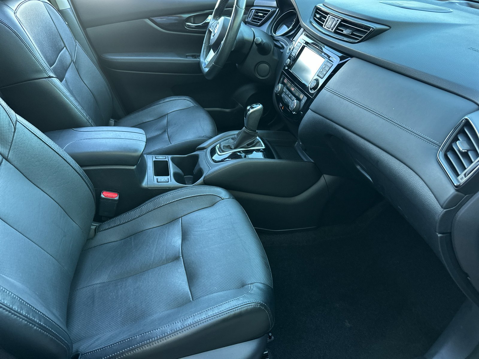 Used 2017 Nissan Rogue SL w/ SL Premium Package AWD/4WD image 16
