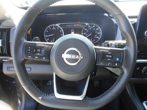 Used 2025 Nissan Pathfinder SV w/ Cargo Package AWD/4WD image 10