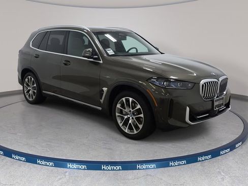 Certified 2024 BMW X5 xDrive50e w/ Premium Package AWD/4WD image 4