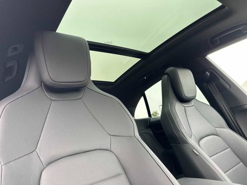 New 2025 Porsche Macan 4S Electric image 18