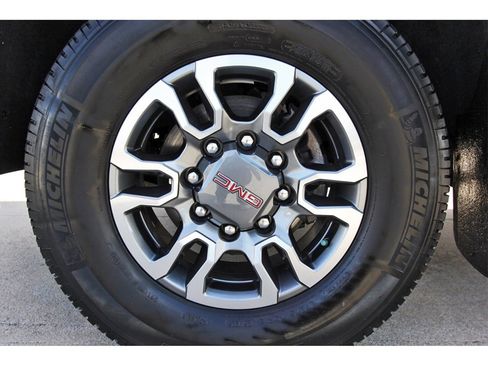 Used 2023 GMC Sierra 2500 SLT w/ SLT Convenience Package image 29