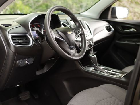 Used 2019 Chevrolet Equinox LT FWD image 9