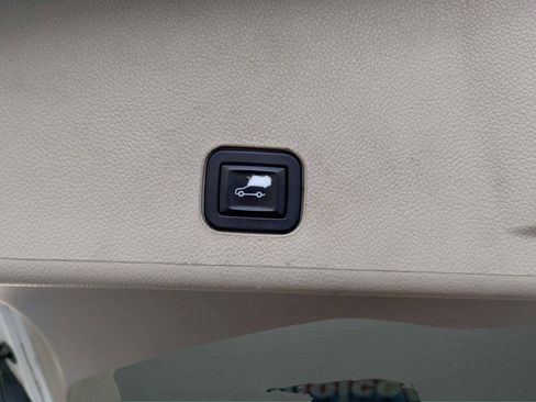 Used 2014 Cadillac SRX Luxury w/ Driver Awareness Package AWD/4WD image 13