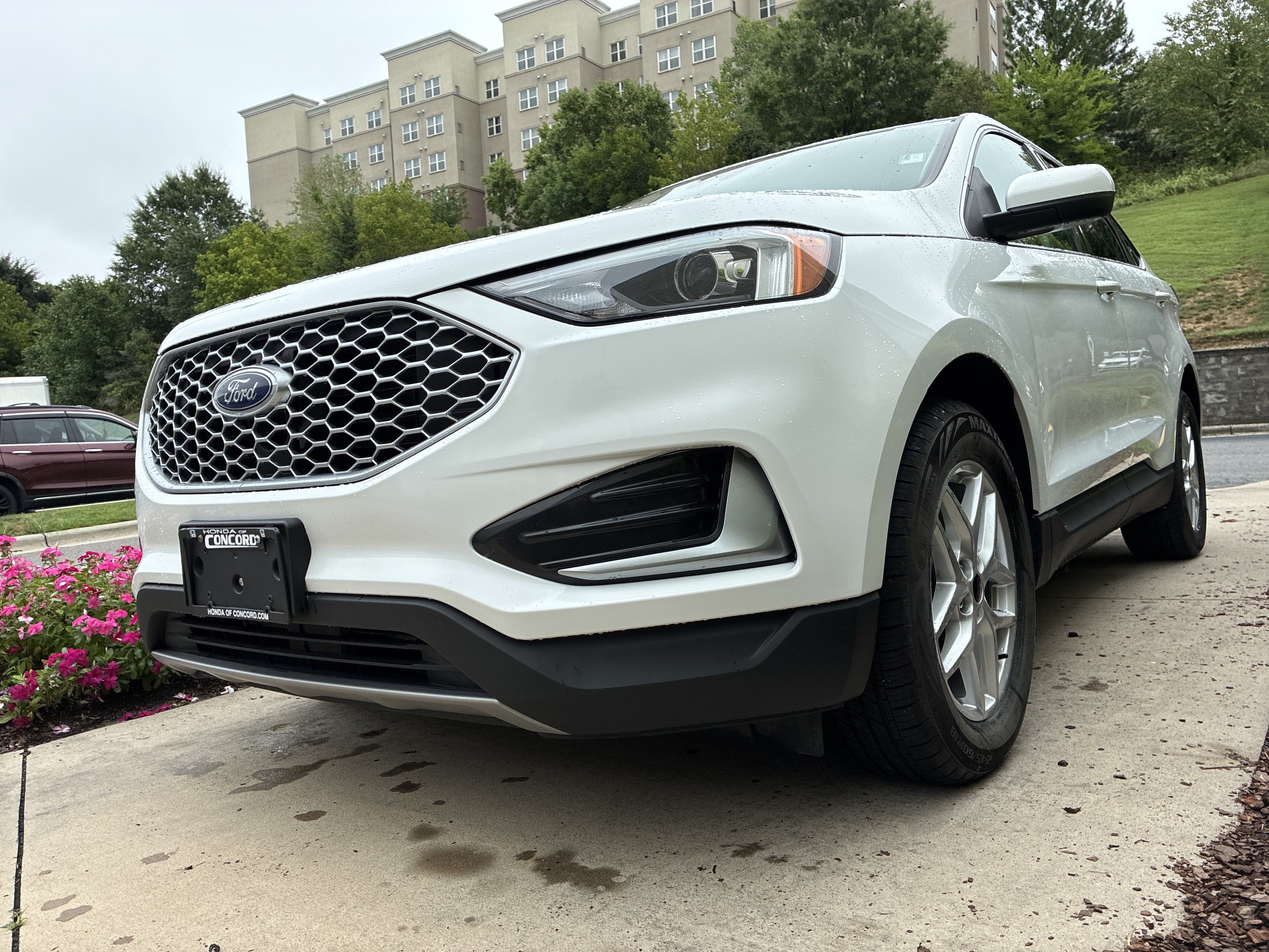 Used 2024 Ford Edge SEL AWD/4WD image 10