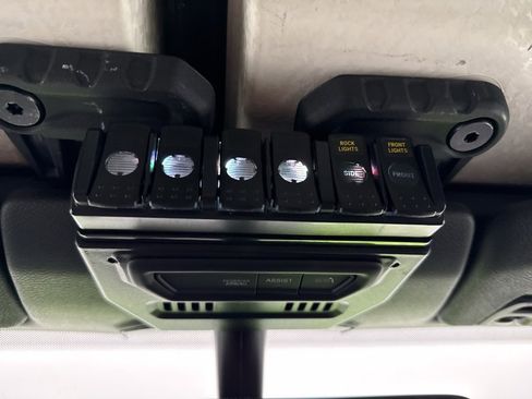 Used 2021 Jeep Gladiator Mojave image 36