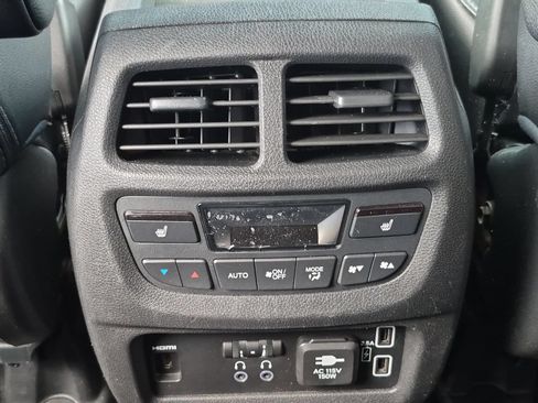 Used 2019 Honda Pilot Touring image 30