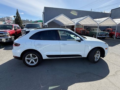 Used 2017 Porsche Macan w/ Premium Package AWD/4WD image 12