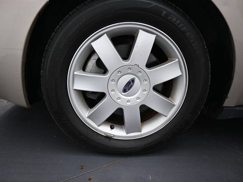 Used 2006 Ford Five Hundred SE FWD image 31