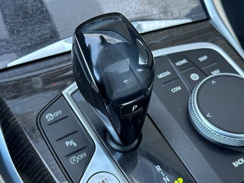 Used 2021 BMW 330i Sedan w/ Driving Assistance Package image 33