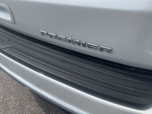 Used 2023 Chevrolet Suburban Premier RWD image 6