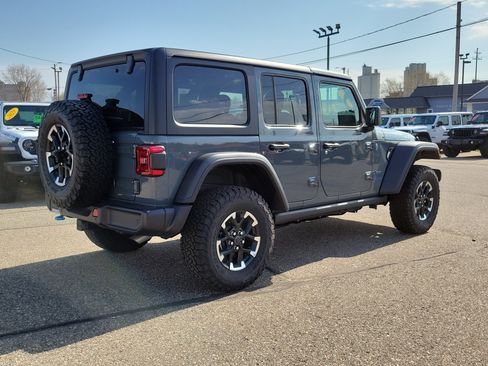 Used 2025 Jeep Wrangler Unlimited Rubicon 4xe w/ Safety Group AWD/4WD image 4