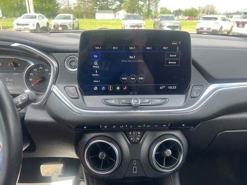 Used 2023 Chevrolet Blazer LT FWD image 18