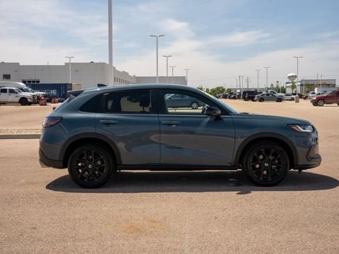 Used 2025 Honda HR-V Sport image 8