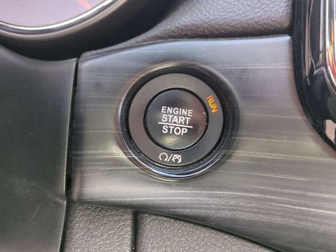 Used 2020 Jeep Grand Cherokee Altitude AWD/4WD image 21