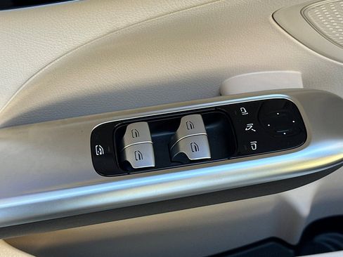 Certified 2025 Mercedes-Benz C 300 4MATIC Sedan image 27