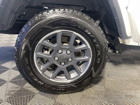 Certified 2020 Jeep Gladiator Sport image 9