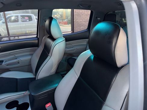 Used 2015 Toyota Tacoma 4x4 Double Cab image 28