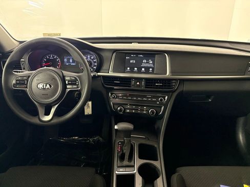 Used 2018 Kia Optima LX w/ 17" Alloy Wheels Package image 34