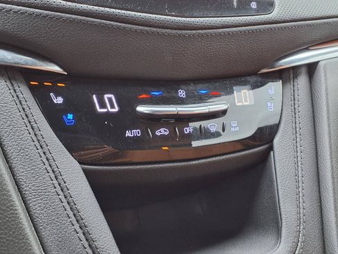 Used 2023 Cadillac XT5 Premium Luxury FWD image 19