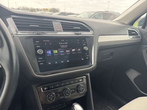 Used 2019 Volkswagen Tiguan SE w/ Panoramic Sunroof Package AWD/4WD image 12