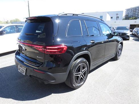 Used 2024 Mercedes-Benz EQB 300 4MATIC image 4