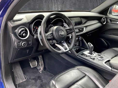 Used 2022 Alfa Romeo Stelvio Sprint image 17