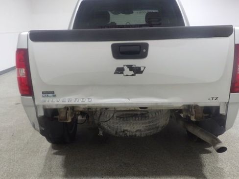Used 2010 Chevrolet Silverado 1500 LTZ w/ Convenience Package AWD/4WD image 3