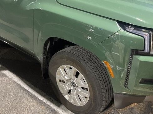 Used 2022 Nissan Frontier SV w/ Technology Package image 5