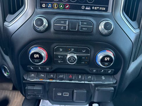 Used 2020 GMC Sierra 1500 AT4 w/ AT4 Premium Package AWD/4WD image 24