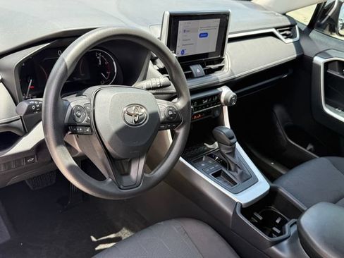 Used 2025 Toyota RAV4 XLE w/ Convenience Package FWD image 9