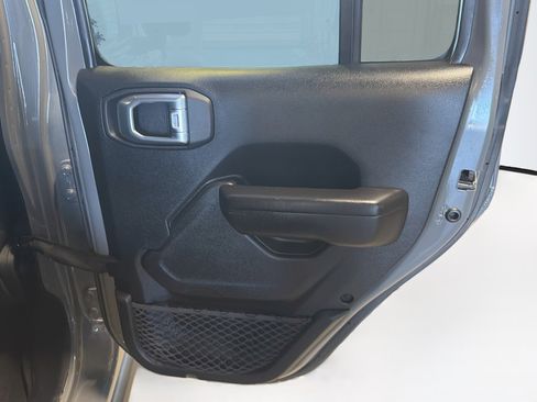 Used 2021 Jeep Wrangler Unlimited Rubicon w/ Steel Bumper Group AWD/4WD image 30