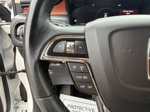 Used 2023 Lincoln Nautilus Reserve AWD/4WD image 24