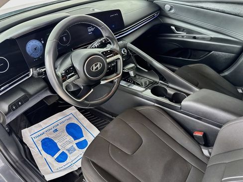 Used 2024 Hyundai Elantra SEL w/ Convenience Package FWD image 11