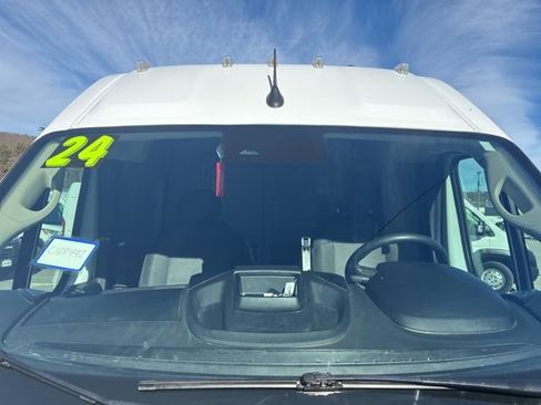 Used 2025 RAM ProMaster 2500 w/ Convenience Group FWD image 19