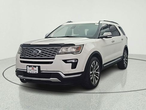 Used 2018 Ford Explorer Platinum AWD/4WD image 2