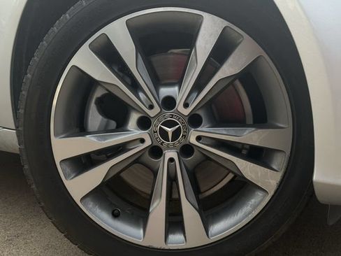 Used 2018 Mercedes-Benz C 300 4MATIC Sedan image 9