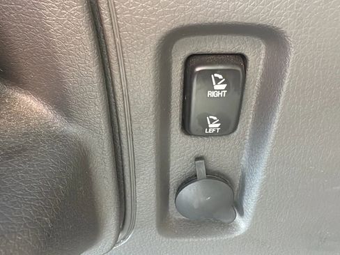 Used 2011 Ford Edge Limited w/ 302A Rapid Spec Order Code image 25