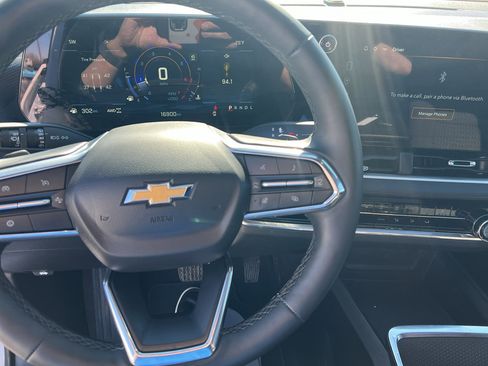 Used 2025 Chevrolet Equinox LT image 14