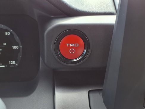 Used 2025 Toyota Tacoma TRD Off-Road image 15