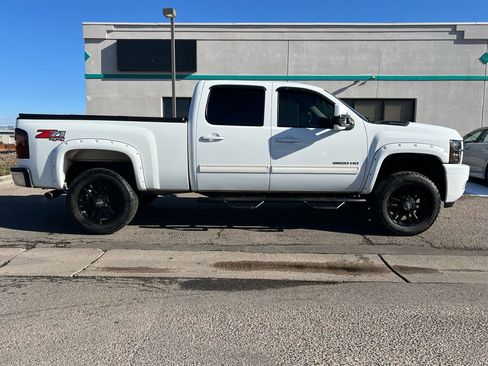 Used 2014 Chevrolet Silverado 2500 LT w/ Z71 Appearance Package image 2