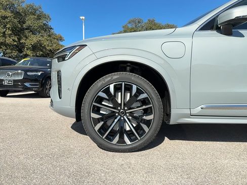New 2026 Volvo XC90 T8 Ultra image 9