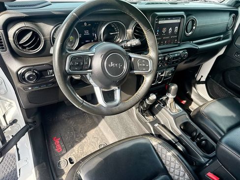 Used 2023 Jeep Wrangler Unlimited Sahara AWD/4WD image 10