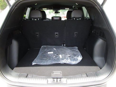 Used 2026 Ford Escape ST-Line w/ Cold Weather Package AWD/4WD image 8