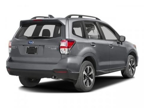 Used 2017 Subaru Forester 2.5i Premium image 2