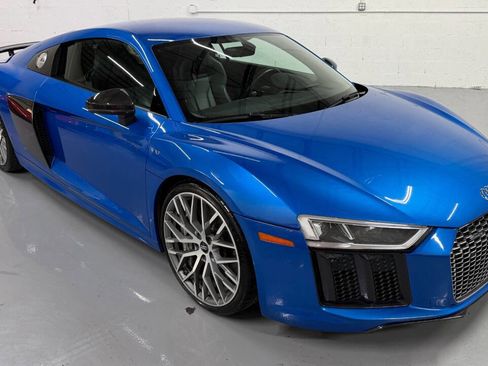 Used 2017 Audi R8 V10 plus w/ Full Leather Package image 2