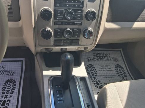 Used 2011 Ford Escape XLT AWD/4WD image 10