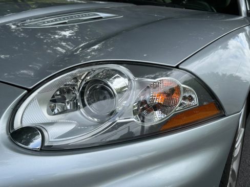 Used 2011 Jaguar XKR R image 10