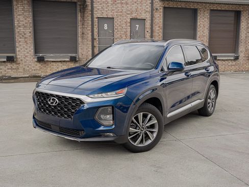 Used 2019 Hyundai Santa Fe SEL FWD image 2