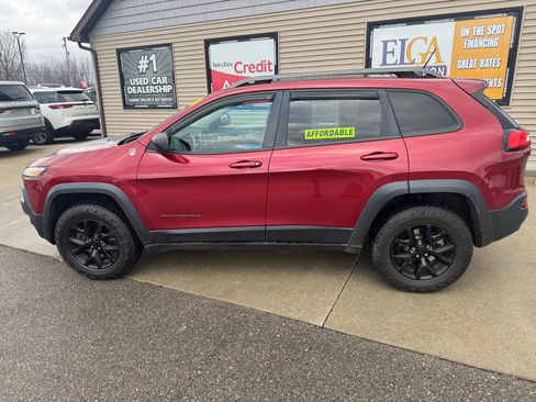 Used 2015 Jeep Cherokee Trailhawk w/ Comfort/Convenience Group image 8