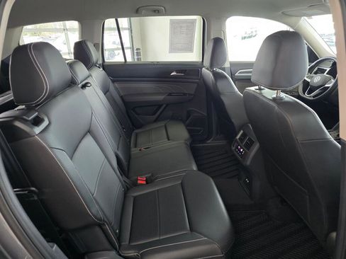 Used 2023 Volkswagen Atlas SE image 42